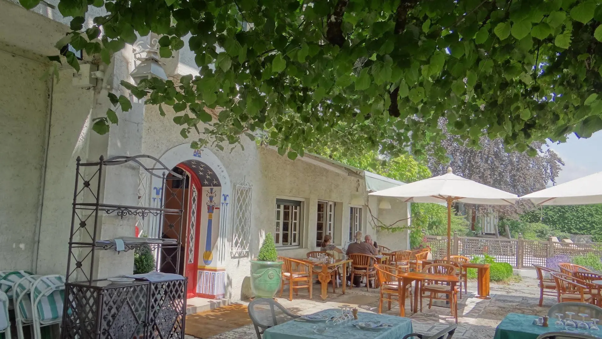 Auberge Des Chasseurs Echenevex 3*,  France